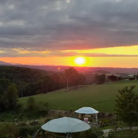 Les 3 Collines Gites, Panorama Sur Les Pyrenees Lejlighed *