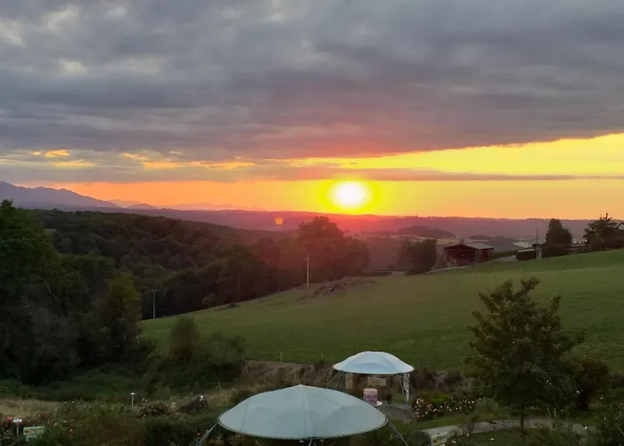 Les 3 Collines Gites, Panorama Sur Les Pyrenees 公寓 *